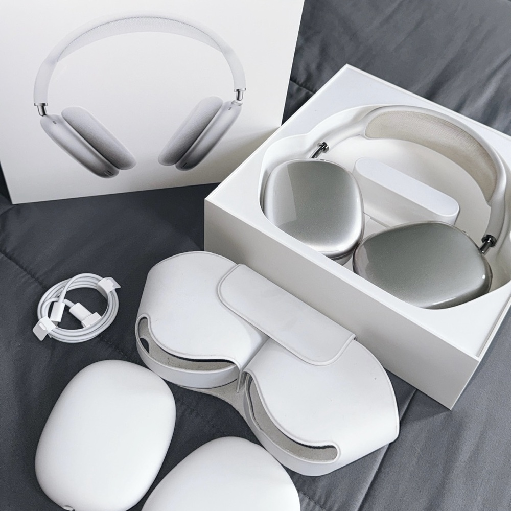 Apple Over-Ear Headphones - White - Picture 2 of 2